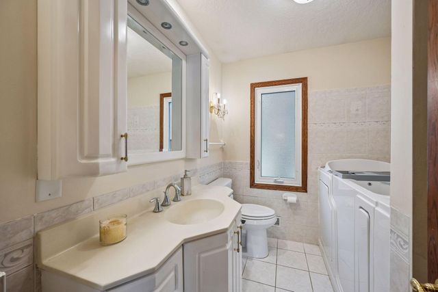 9625 103rd Avenue N, Maple Grove, MN 55369