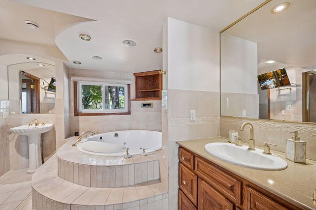 9625 103rd Avenue N, Maple Grove, MN 55369