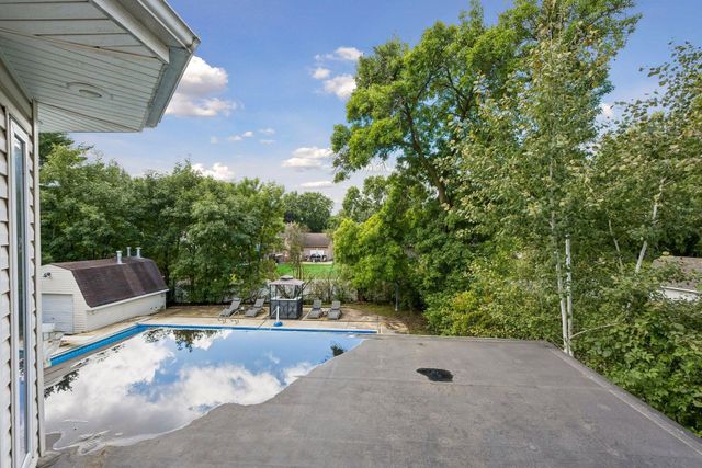 9625 103rd Avenue N, Maple Grove, MN 55369
