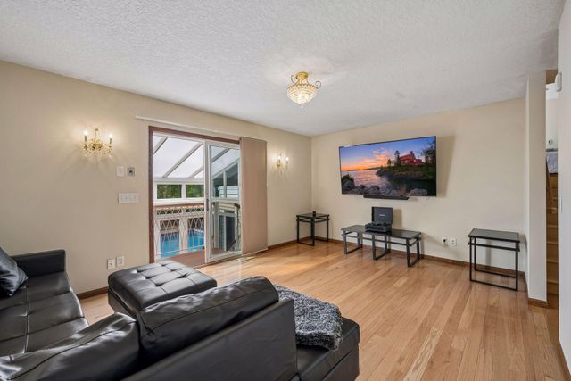 9625 103rd Avenue N, Maple Grove, MN 55369
