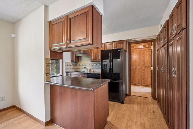 9625 103rd Avenue N, Maple Grove, MN 55369