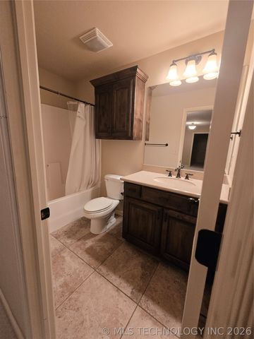 18512 E 43rd Place, Tulsa, OK 74134