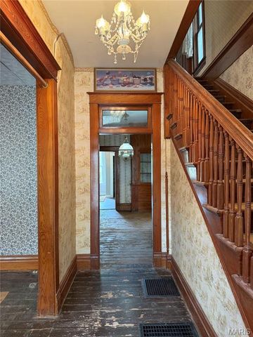 427 N 7th Street, Hannibal, MO 63401