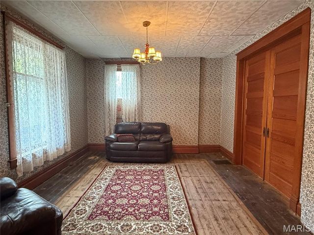 427 N 7th Street, Hannibal, MO 63401