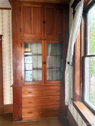 427 N 7th Street, Hannibal, MO 63401