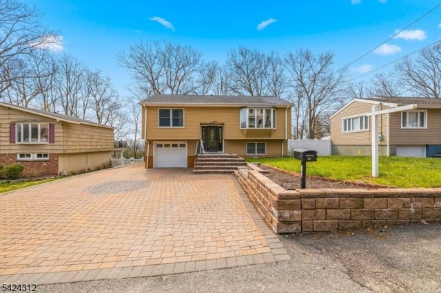 32 Seminole Ave, Rockaway Twp., NJ 07866