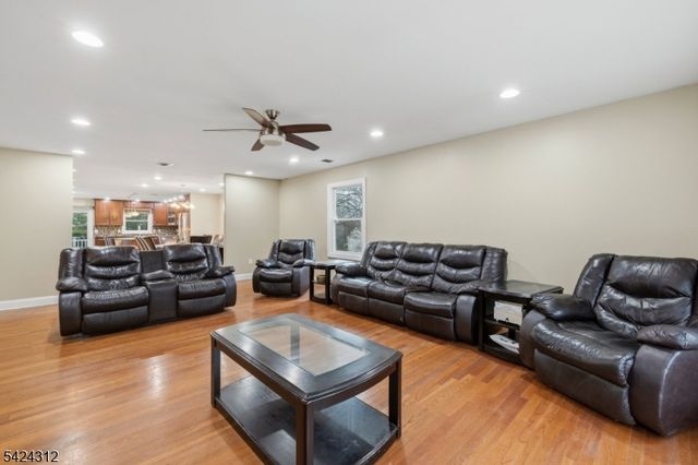 32 Seminole Ave, Rockaway Twp., NJ 07866