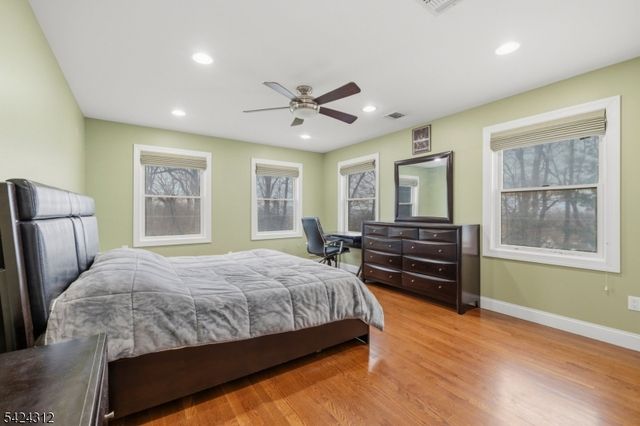 32 Seminole Ave, Rockaway Twp., NJ 07866