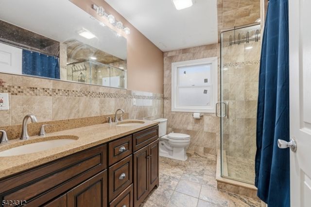 32 Seminole Ave, Rockaway Twp., NJ 07866