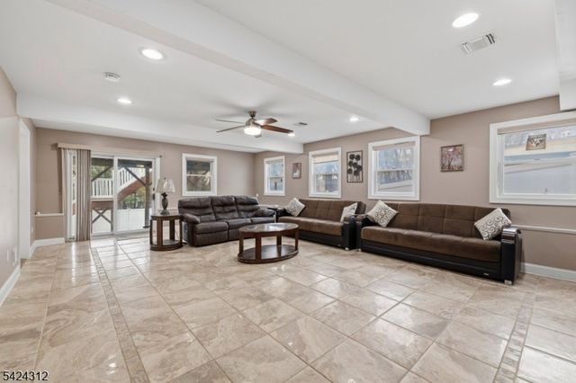 32 Seminole Ave, Rockaway Twp., NJ 07866