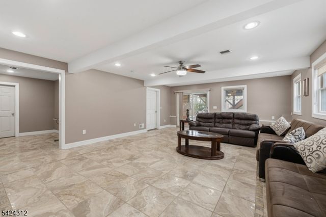 32 Seminole Ave, Rockaway Twp., NJ 07866