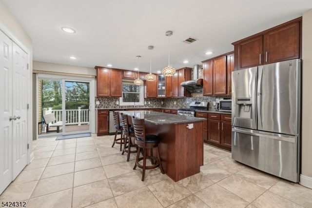 32 Seminole Ave, Rockaway Twp., NJ 07866