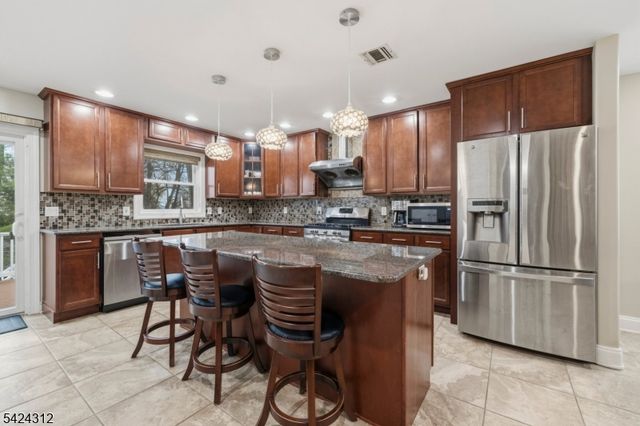 32 Seminole Ave, Rockaway Twp., NJ 07866