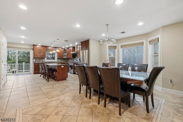 32 Seminole Ave, Rockaway Twp., NJ 07866