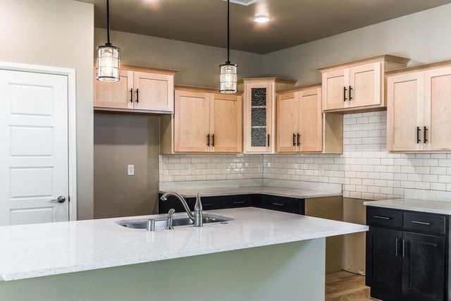 6052 TIN HILL Street, Santa Teresa, NM 88008