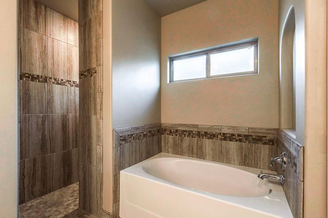 6052 TIN HILL Street, Santa Teresa, NM 88008