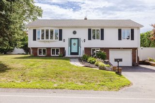 528 Regan Rd, Somerset, MA 02726