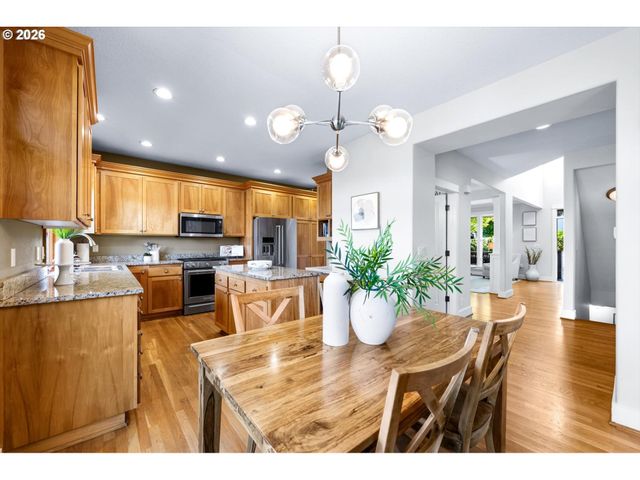 1943 Nw MILLCREST Pl, Portland, OR 97229