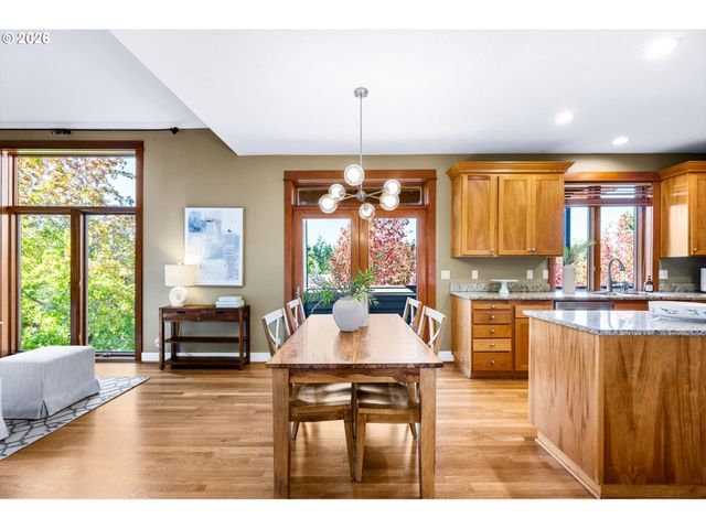 1943 Nw MILLCREST Pl, Portland, OR 97229