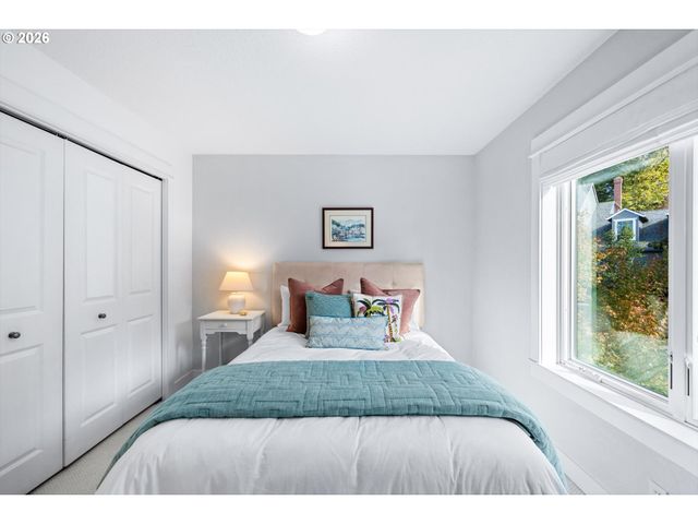 1943 Nw MILLCREST Pl, Portland, OR 97229
