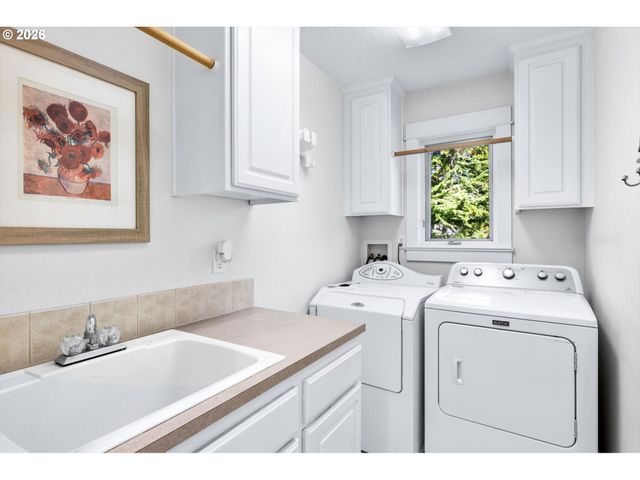 1943 Nw MILLCREST Pl, Portland, OR 97229