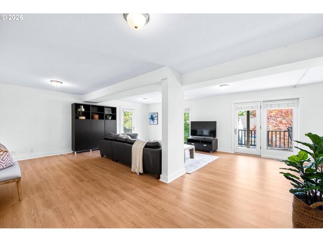 1943 Nw MILLCREST Pl, Portland, OR 97229