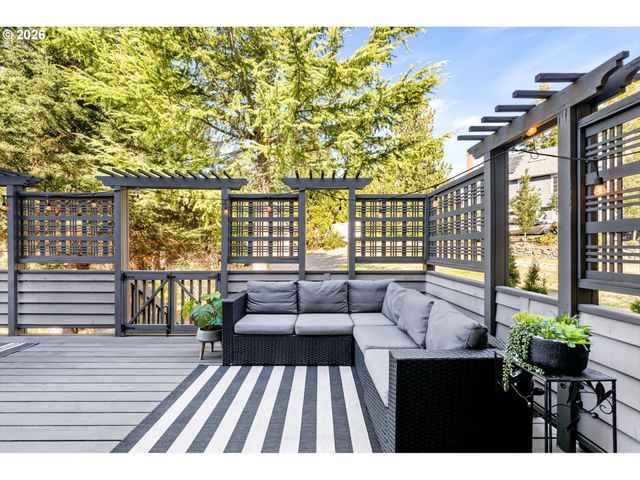 1943 Nw MILLCREST Pl, Portland, OR 97229