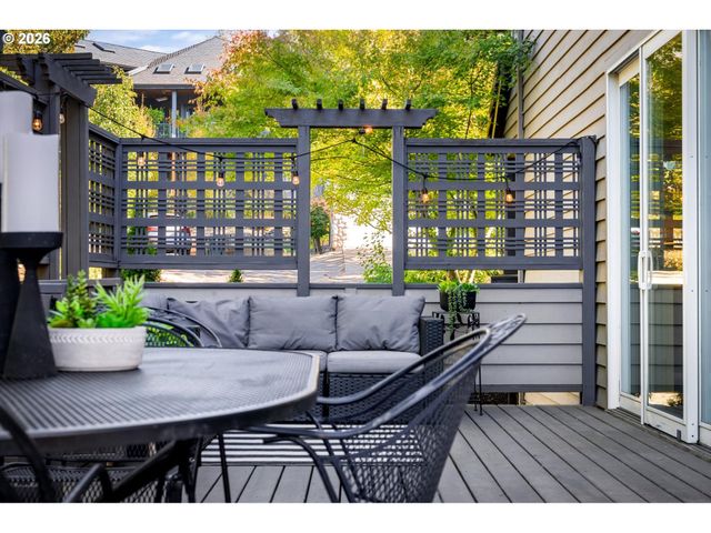 1943 Nw MILLCREST Pl, Portland, OR 97229