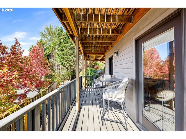 1943 Nw MILLCREST Pl, Portland, OR 97229