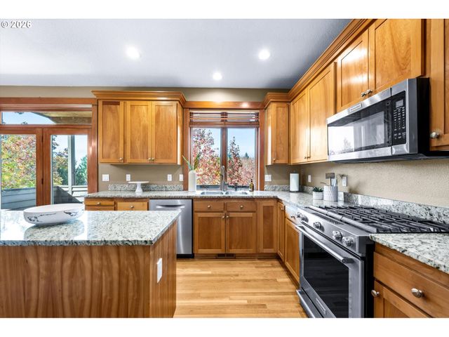 1943 Nw MILLCREST Pl, Portland, OR 97229