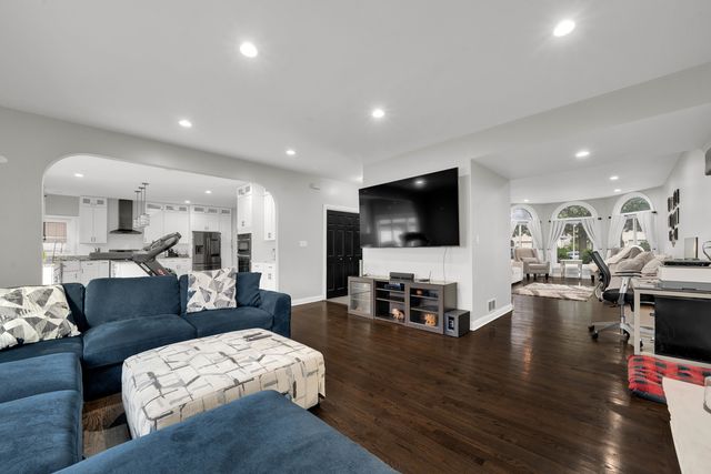 4823 W 106th Street, Oak Lawn, IL 60453