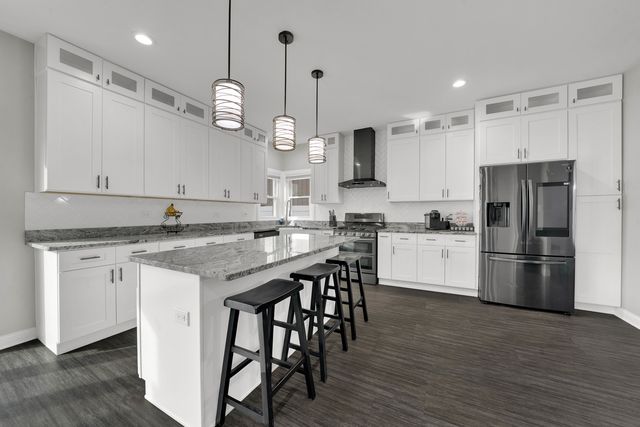 4823 W 106th Street, Oak Lawn, IL 60453