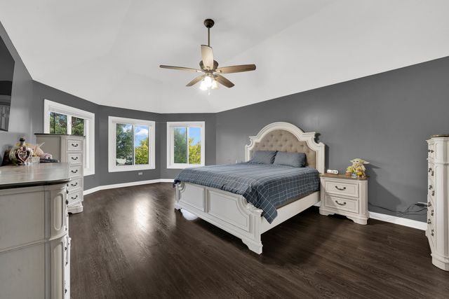 4823 W 106th Street, Oak Lawn, IL 60453