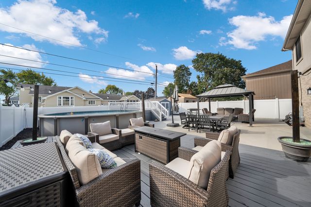 4823 W 106th Street, Oak Lawn, IL 60453