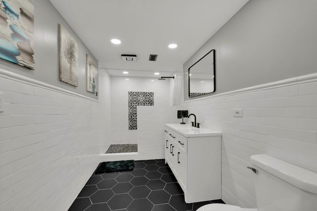 4823 W 106th Street, Oak Lawn, IL 60453