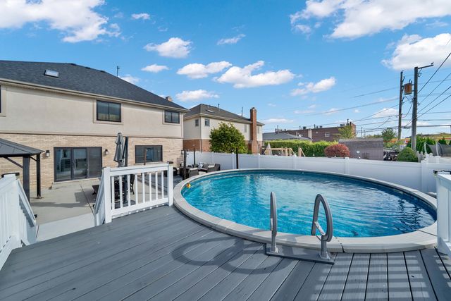 4823 W 106th Street, Oak Lawn, IL 60453