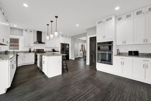 4823 W 106th Street, Oak Lawn, IL 60453