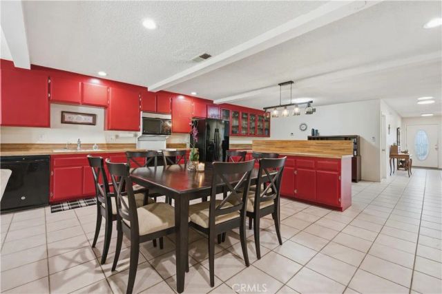 635 Plumer, Costa Mesa, CA 92627