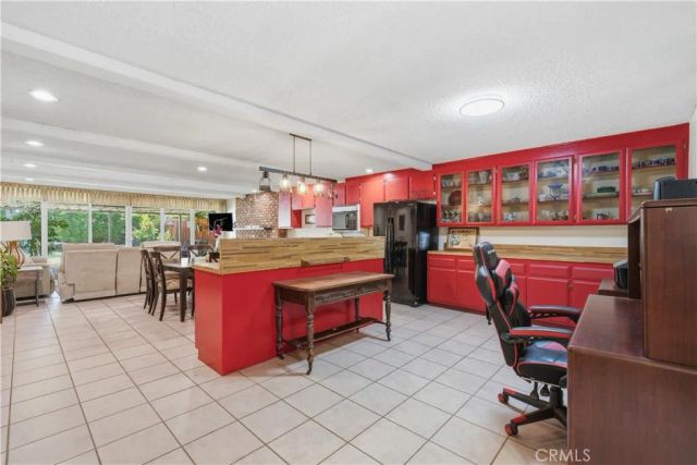 635 Plumer, Costa Mesa, CA 92627