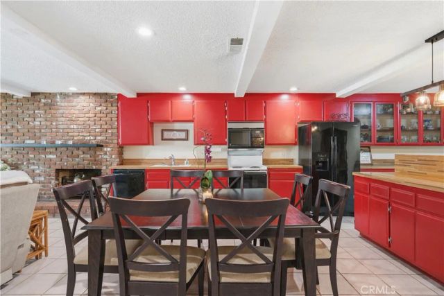 635 Plumer, Costa Mesa, CA 92627