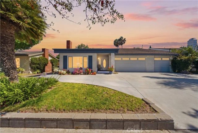 635 Plumer, Costa Mesa, CA 92627