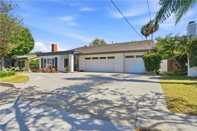 635 Plumer, Costa Mesa, CA 92627