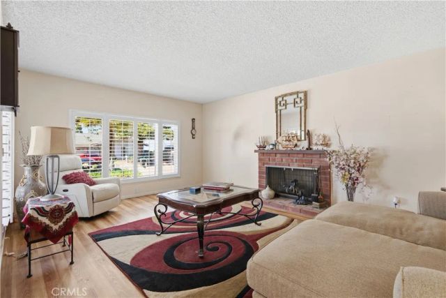 635 Plumer, Costa Mesa, CA 92627