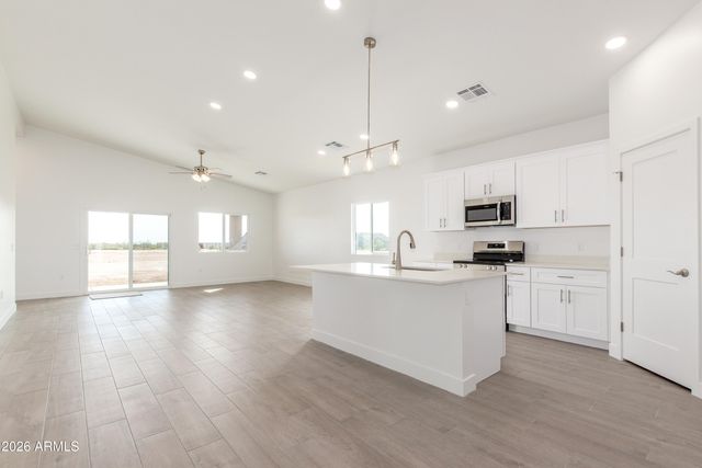 6043 N JESSIE Road, Casa Grande, AZ 85194