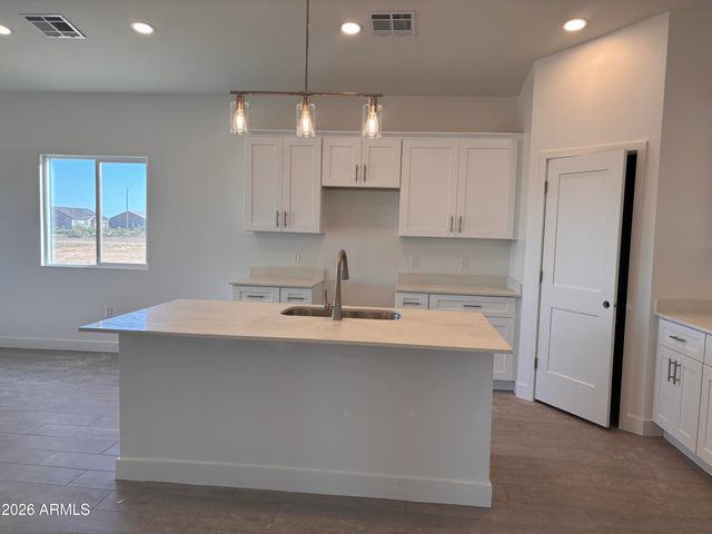 6043 N JESSIE Road, Casa Grande, AZ 85194