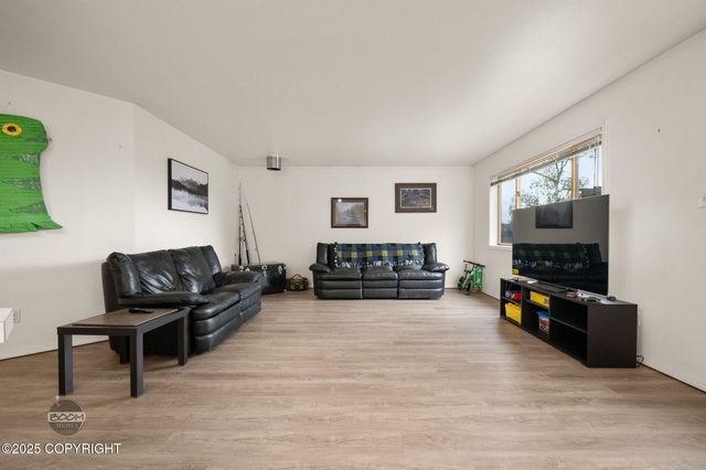 900 W Selina Lane, Wasilla, AK 99654