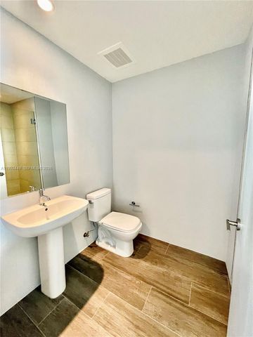 2900 NE 7th Ave 1103, Miami, FL 33137