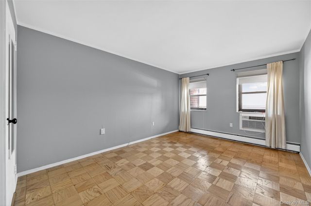100 Clinton Avenue 2Y, Mineola, NY 11504