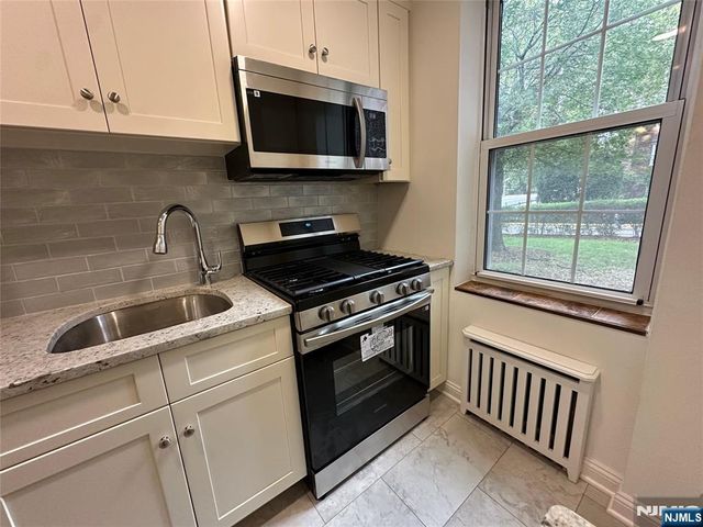 8450 Boulevard East 1F, North Bergen, NJ 07047