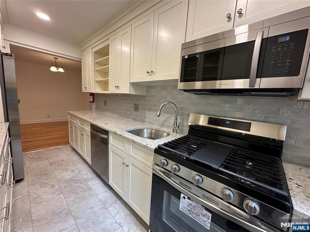 8450 Boulevard East 1F, North Bergen, NJ 07047